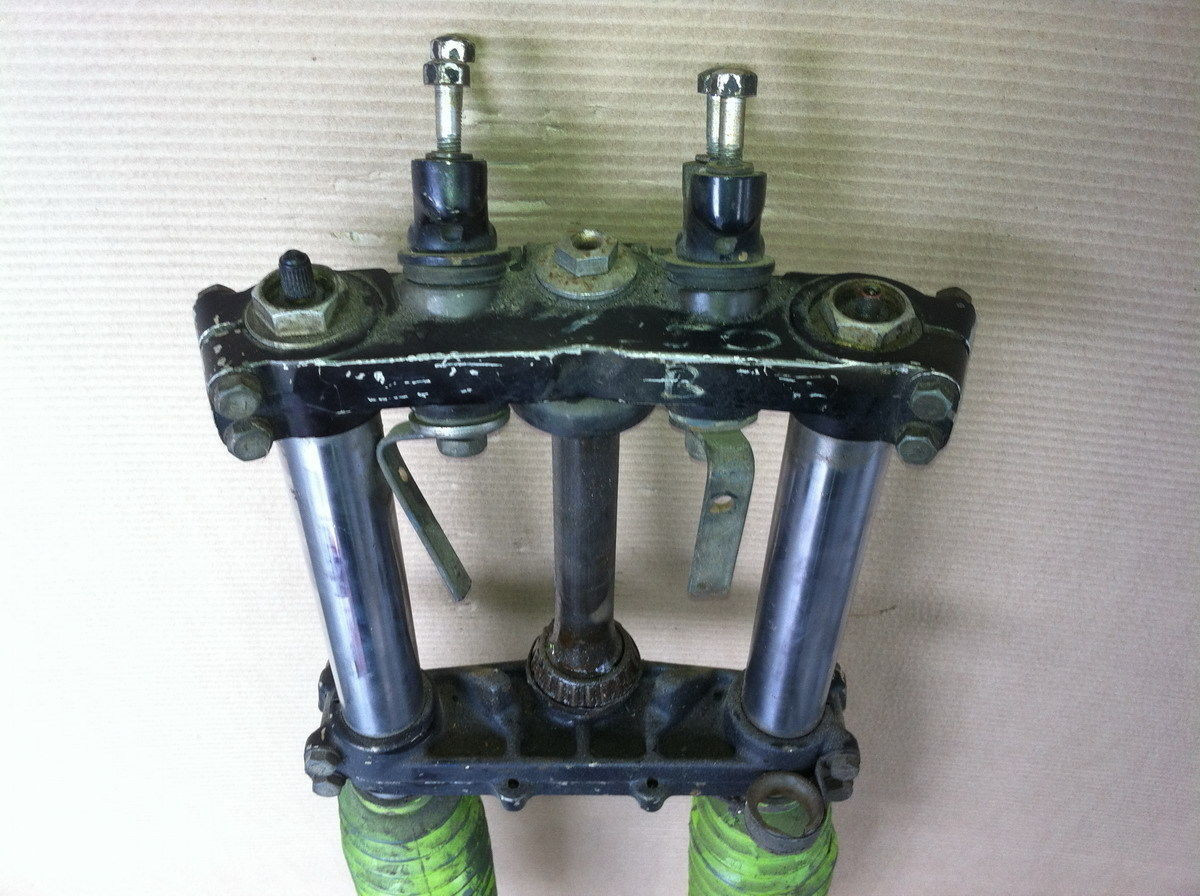 Kawasaki KX250 KX 250 B 1981 81? Triple Clamps Steering Stem Tree