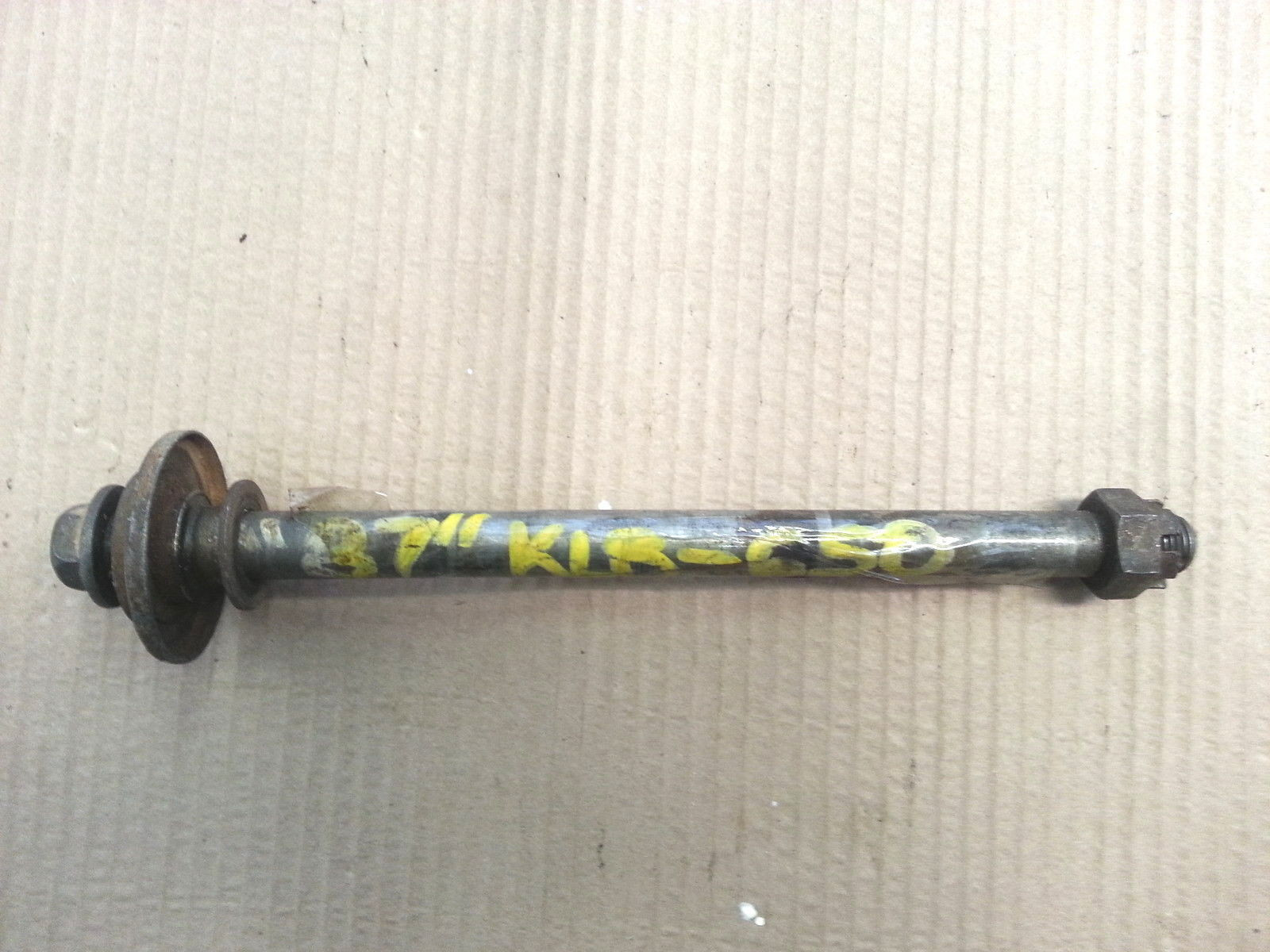 Front Axle spindle shaft to suit Kawasaki KLR650 KLR 650 1987