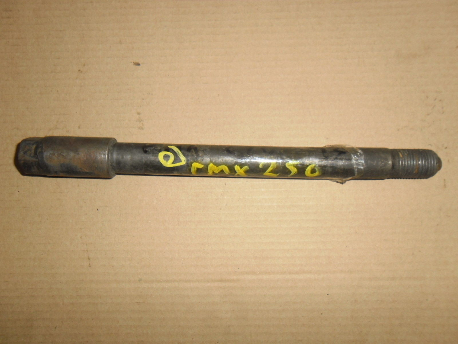 Front Axle spindle shaft to suit Suzuki RMX250 RMX 250 1993