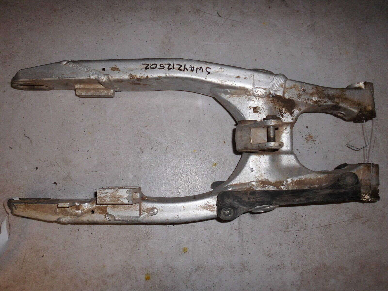 Swingarm Rear Suspension Swing Arm for Yamaha YZ125 YZ 125 2002 Poor Condition #