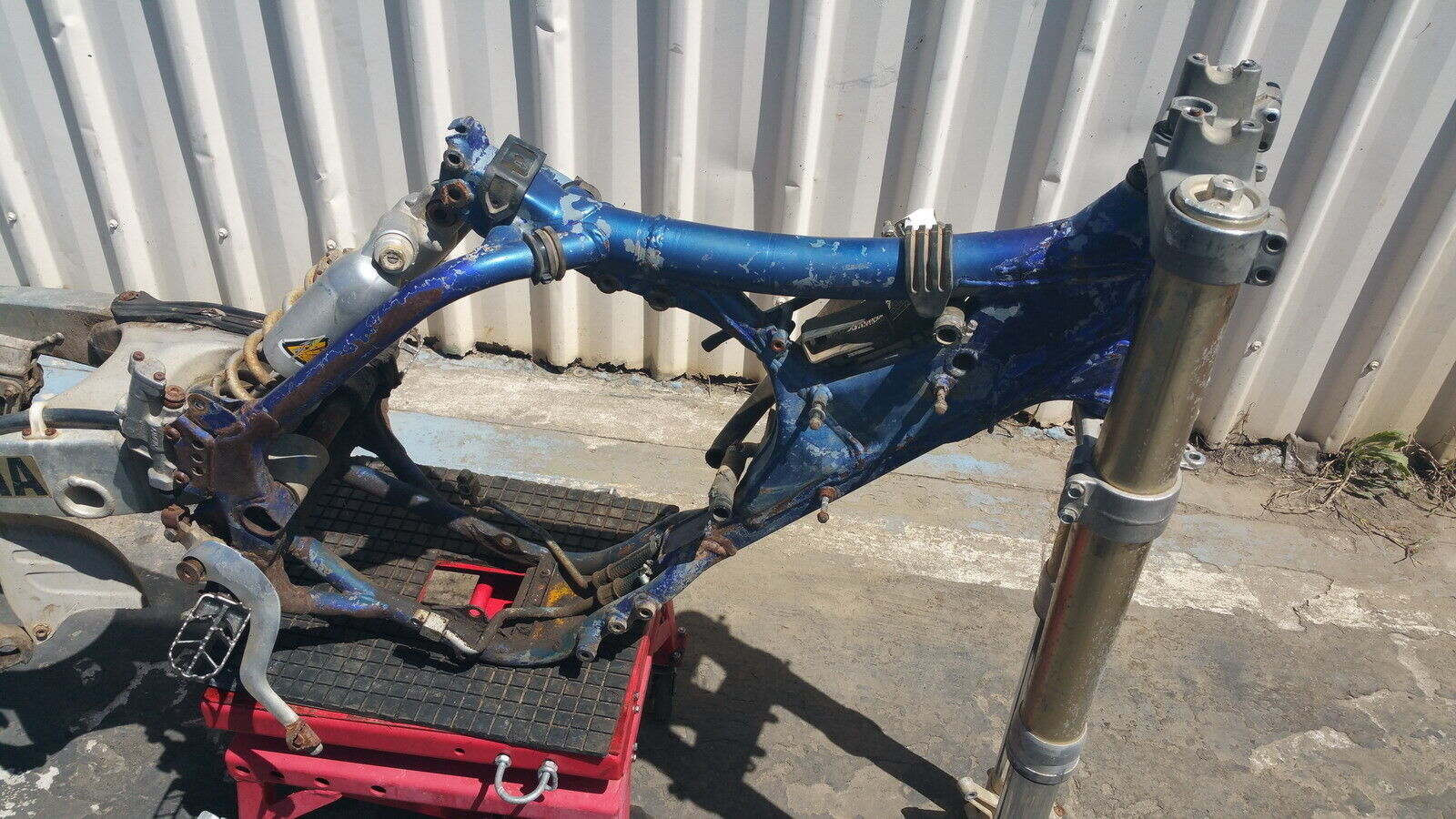 Yamaha YZ250F YZ250 F YZ 250 250F YZF 2004 Rust Damage Frame Chasis Body