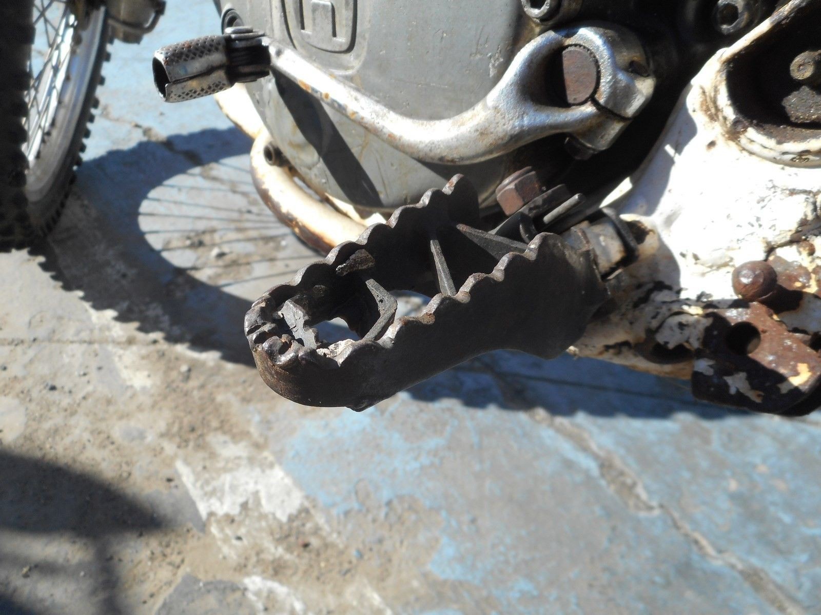 HUSQVARNA TE350 Foot Pegs Set Left and Right Foot Rest TE 350 1993