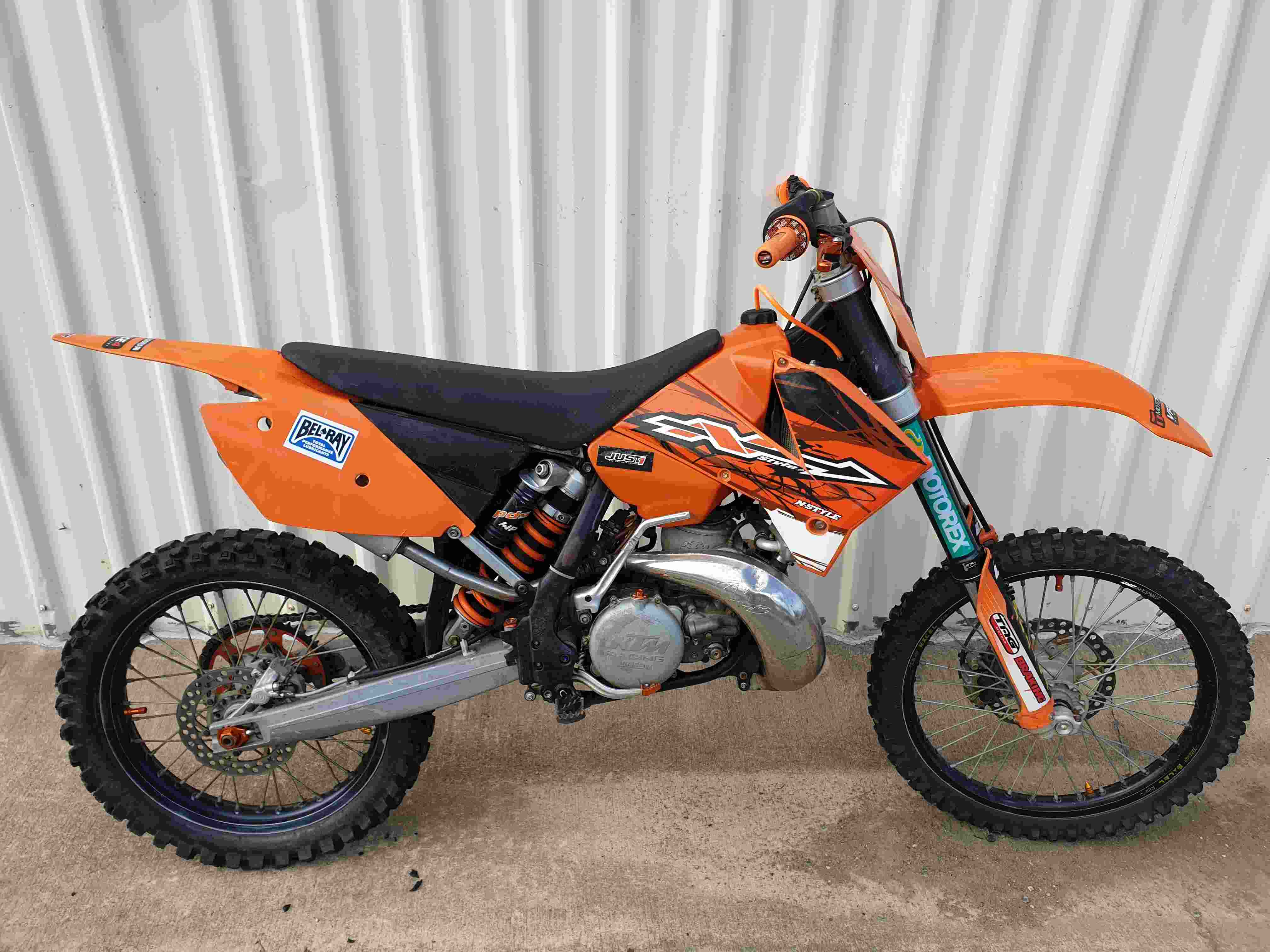 KTM 250SX 2005 Wrecking Bike Footpegs 01-16 125 200 300 Foot Pegs