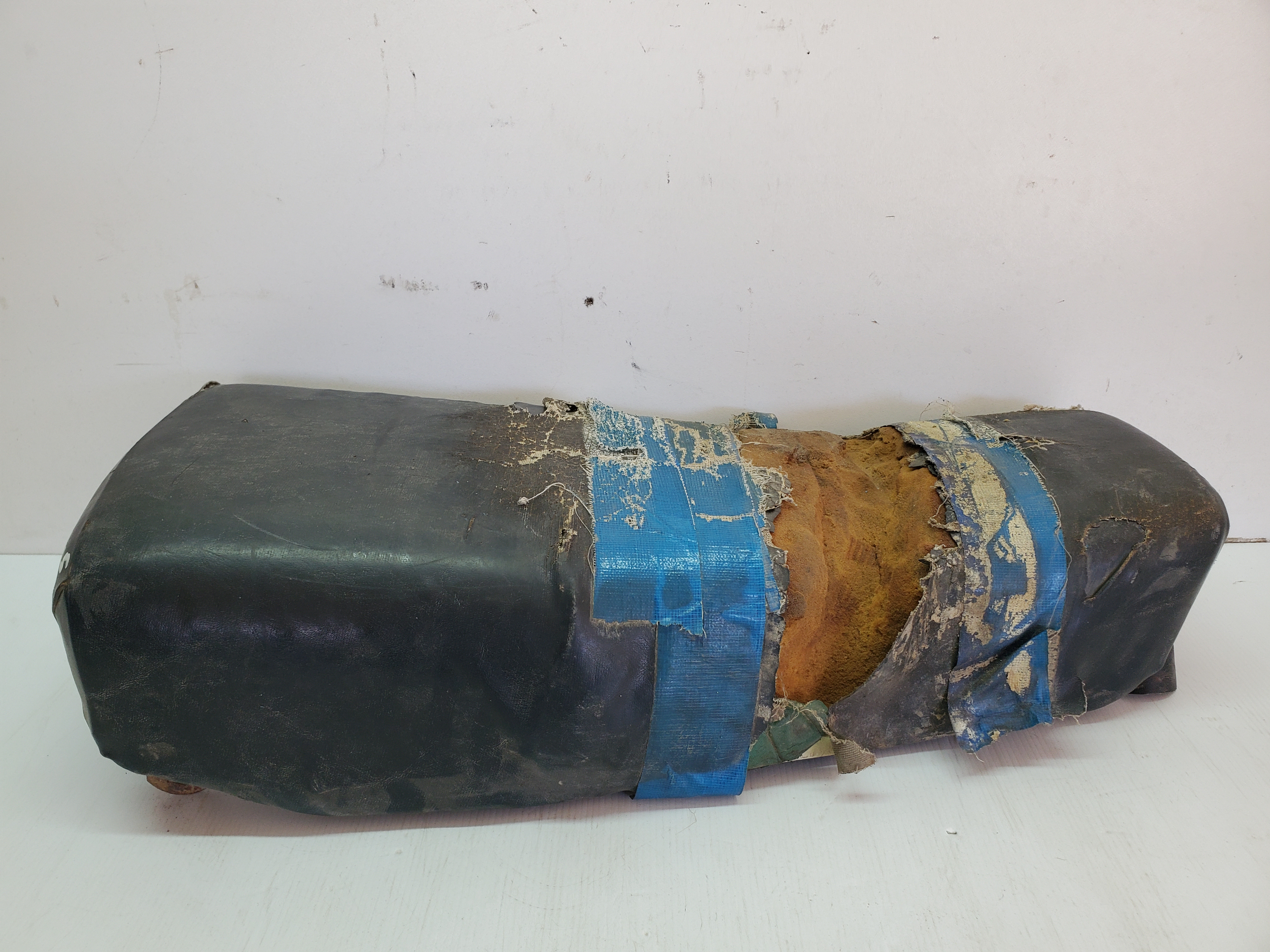 Husqvarna Seat  Early 80's Poor Condition #ES