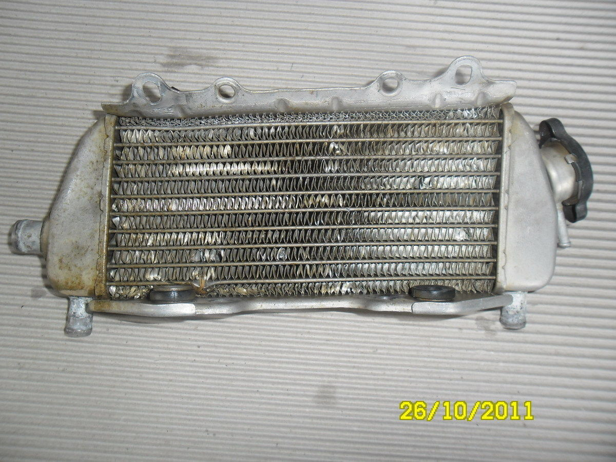 Kawasaki KX250 KX 250 1999 99 Right Radiator Water Cooler Parts Bits Fair