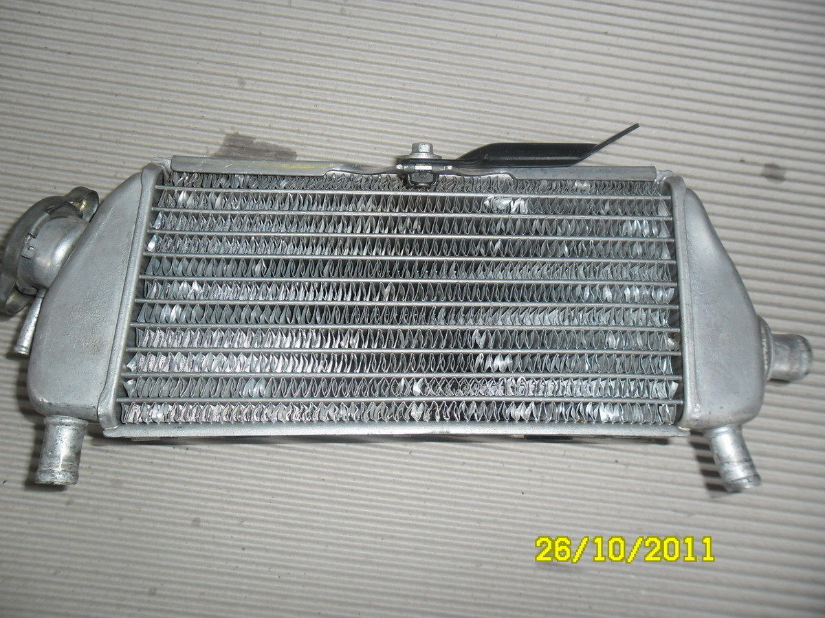 Kawasaki KX250 KX 250 1999 99 Right Radiator Water Cooler Parts Bits Good