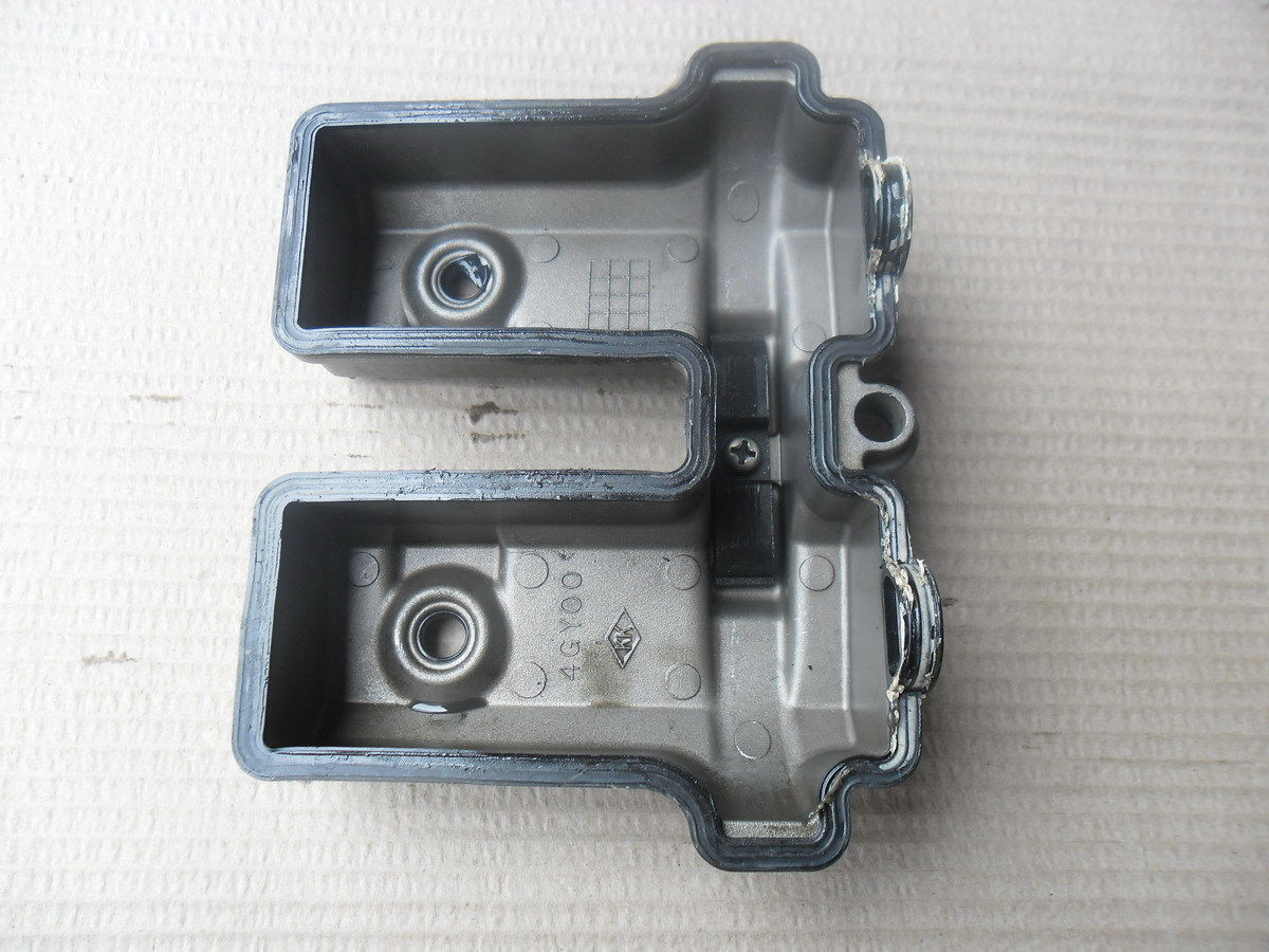 Yamaha TT250R TTR250 TTR 250 R Tappet Cover 1999 99 Good condition