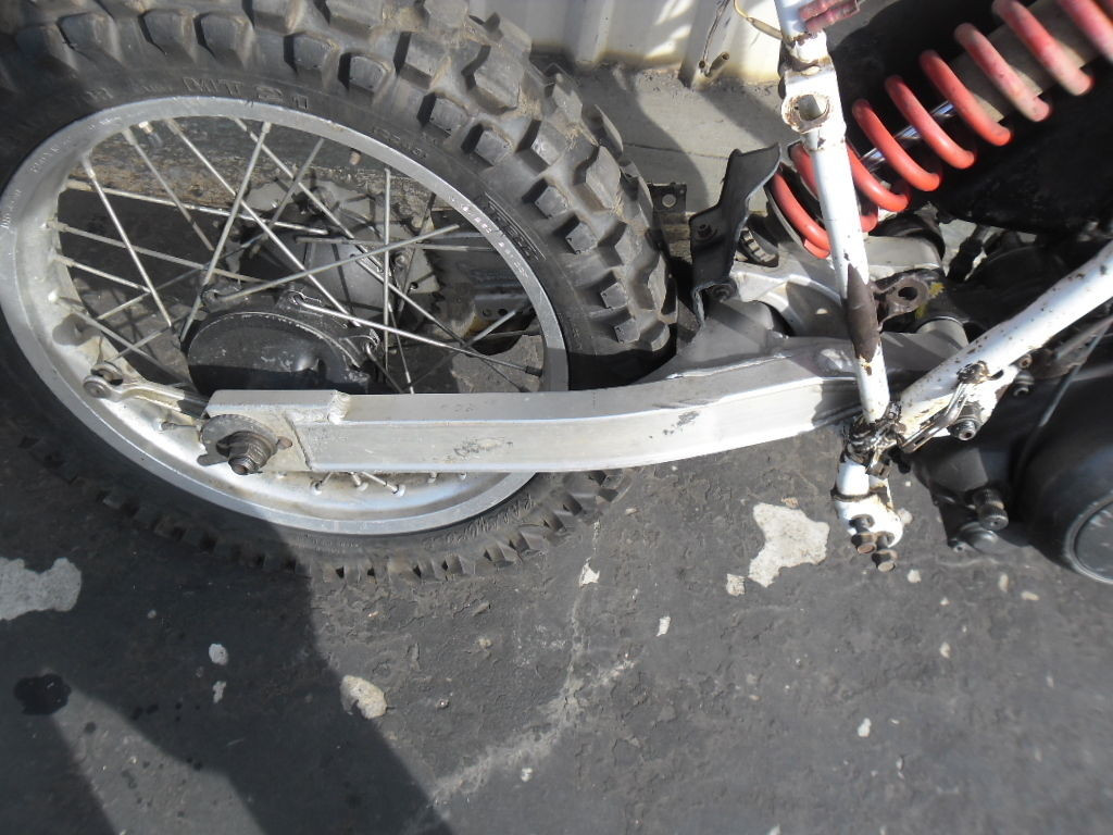 Yamaha TT600 TT 600 1991 91 Swingarm Swing Arm Rear Pivot Suspension
