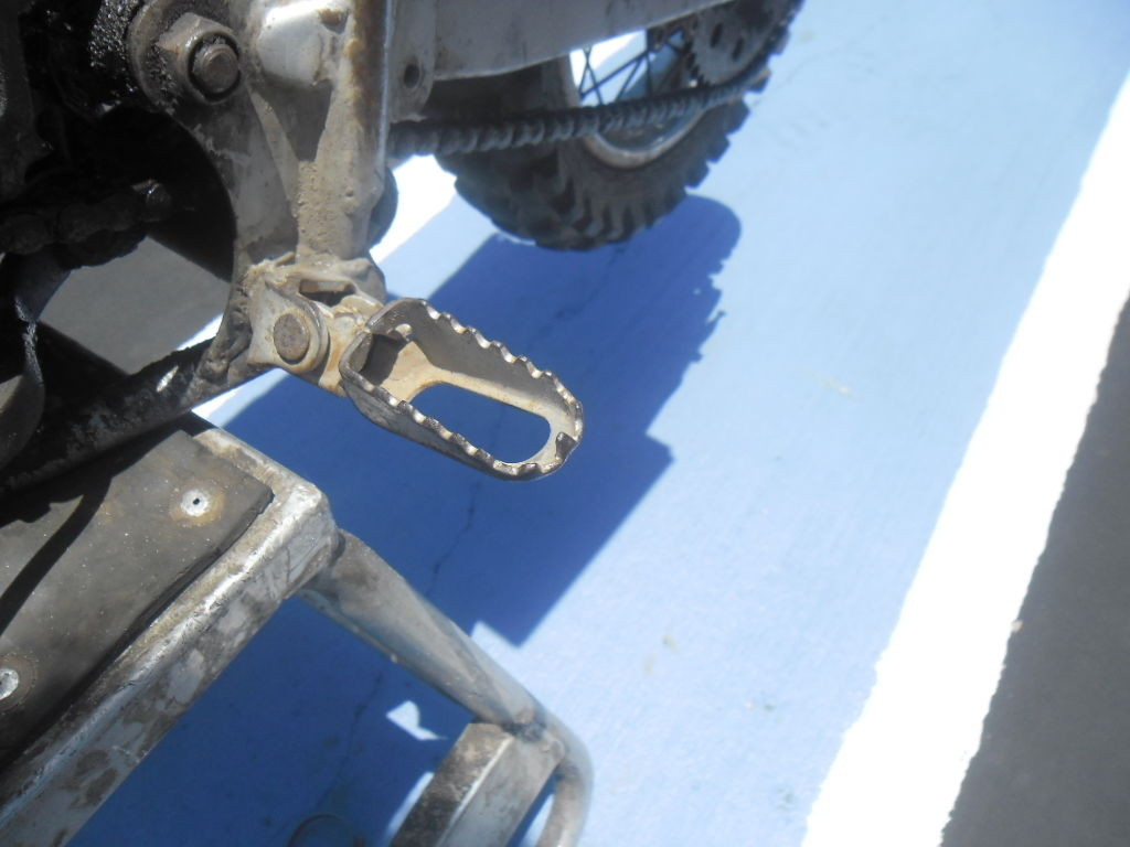 Kawasaki KX 60 KX60 Mini 1987 Left and Right Side Foot Pegs Footpeg Peg Rest