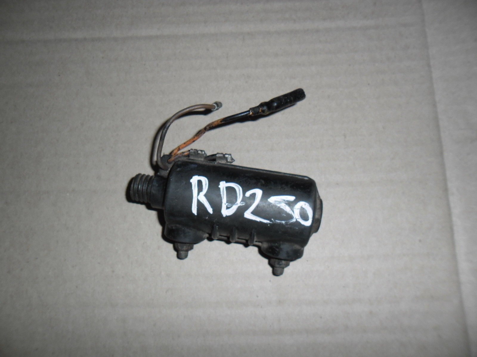 Ignition Coil Spark Coil For Yamaha RD250 RD 250 AT2 AT 2 CM11-50 254823106000