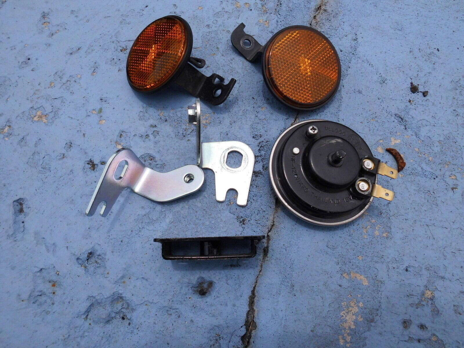 Horn Reflectors And Assorted Brackets For Honda CBR125 CBR 125 2012
