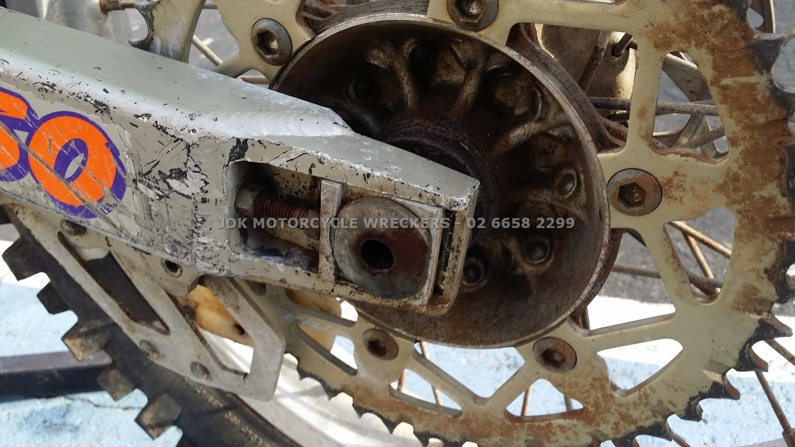Rear Axle Spindle off a Kawasaki KX250 KX 250 125 1995