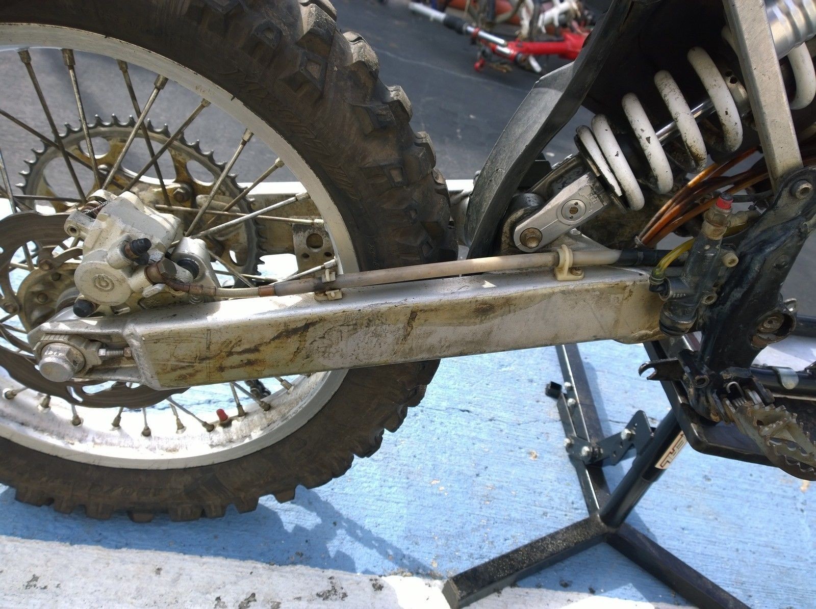 Swingarm Rear Suspension Swing Pivot Arm for KTM 300EXC 300 EXC 1999 99