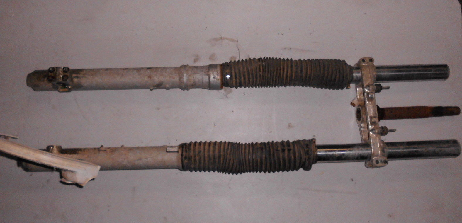 Front Suspension forks off Yamaha TT350 TT 350 1995 good