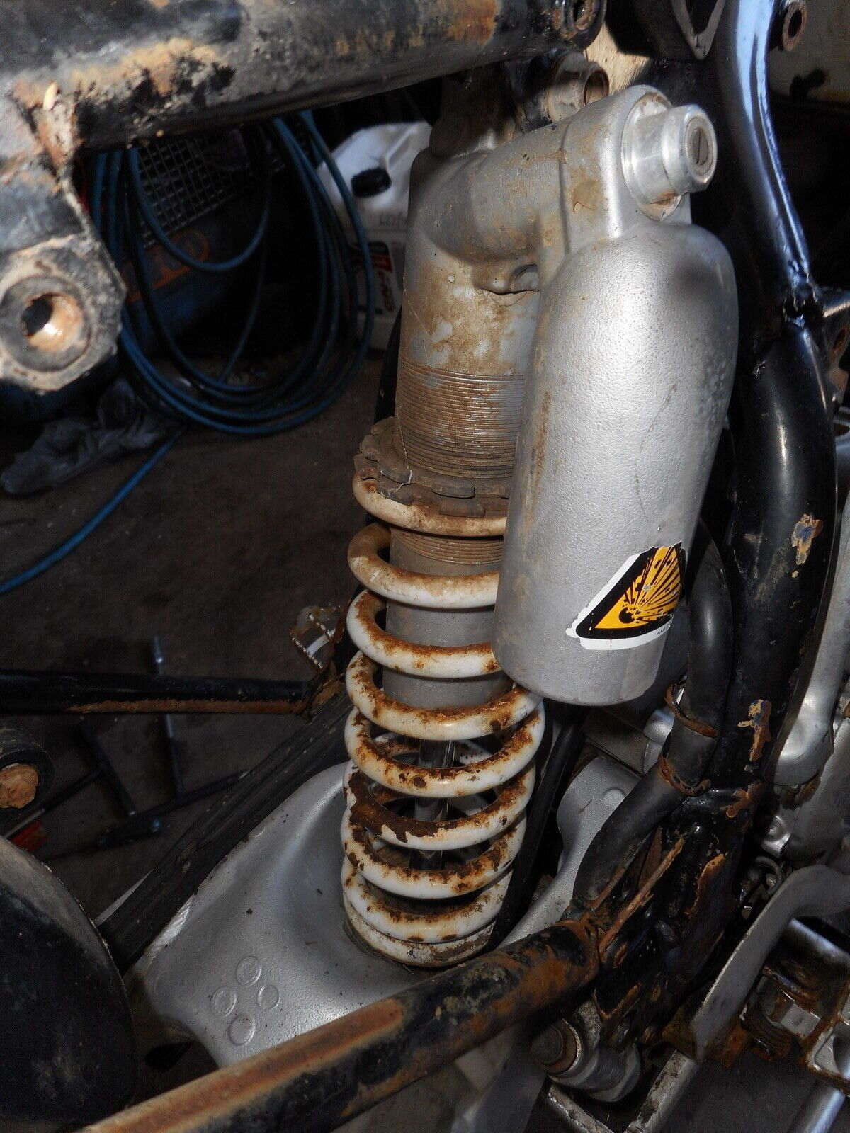 Rear Shock Absorber Suspension Coil Spring For Yamaha YZ125 YZ 125 1998
