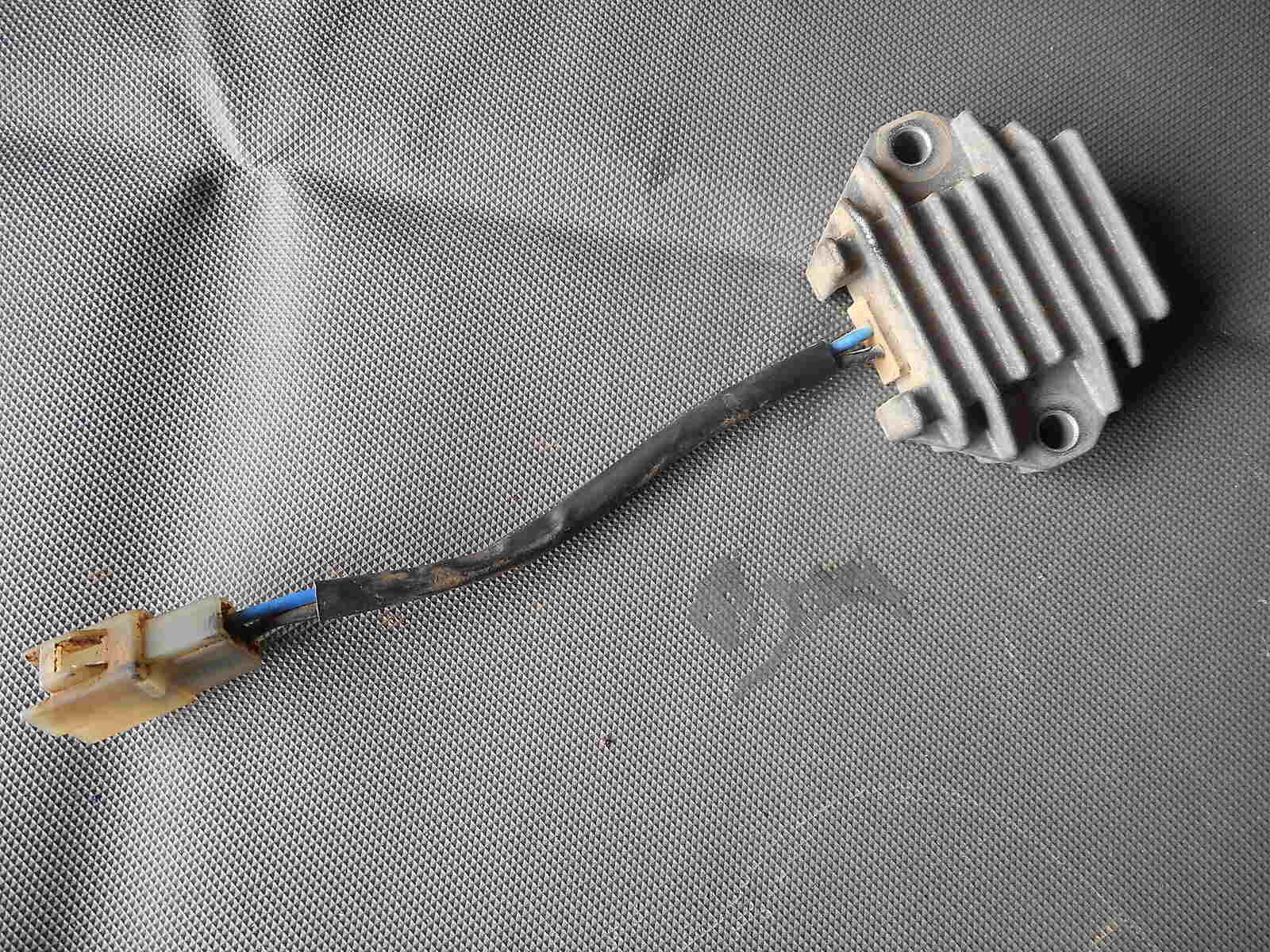 YAMAHA WR250F Regulator Rectifier Voltage Regulator WRF WR 250 WR250F 2001 '01