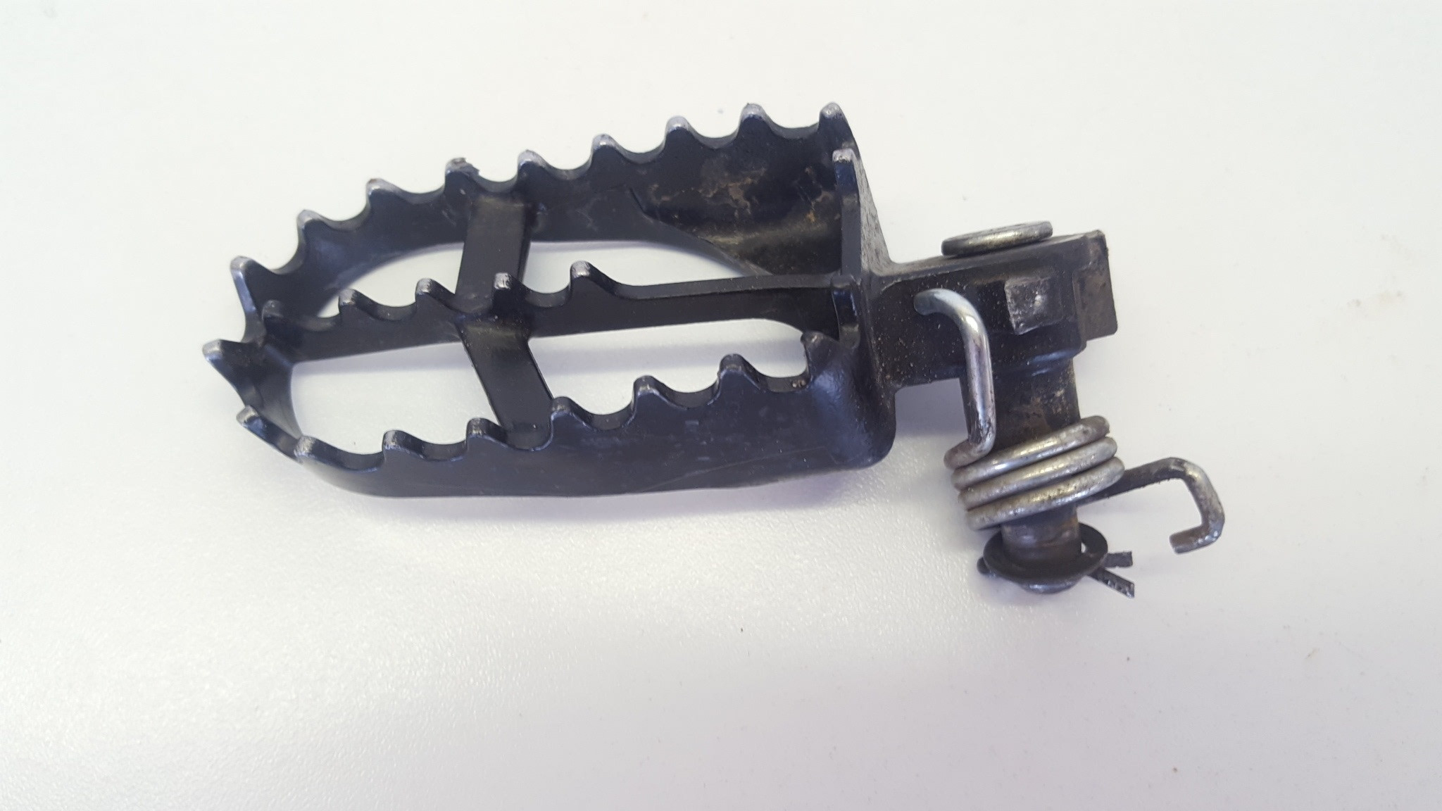 Left Foot Peg Stand Yamaha YZ85 2012 WR YZ 85 125 250 400 426 99-17 Footrest