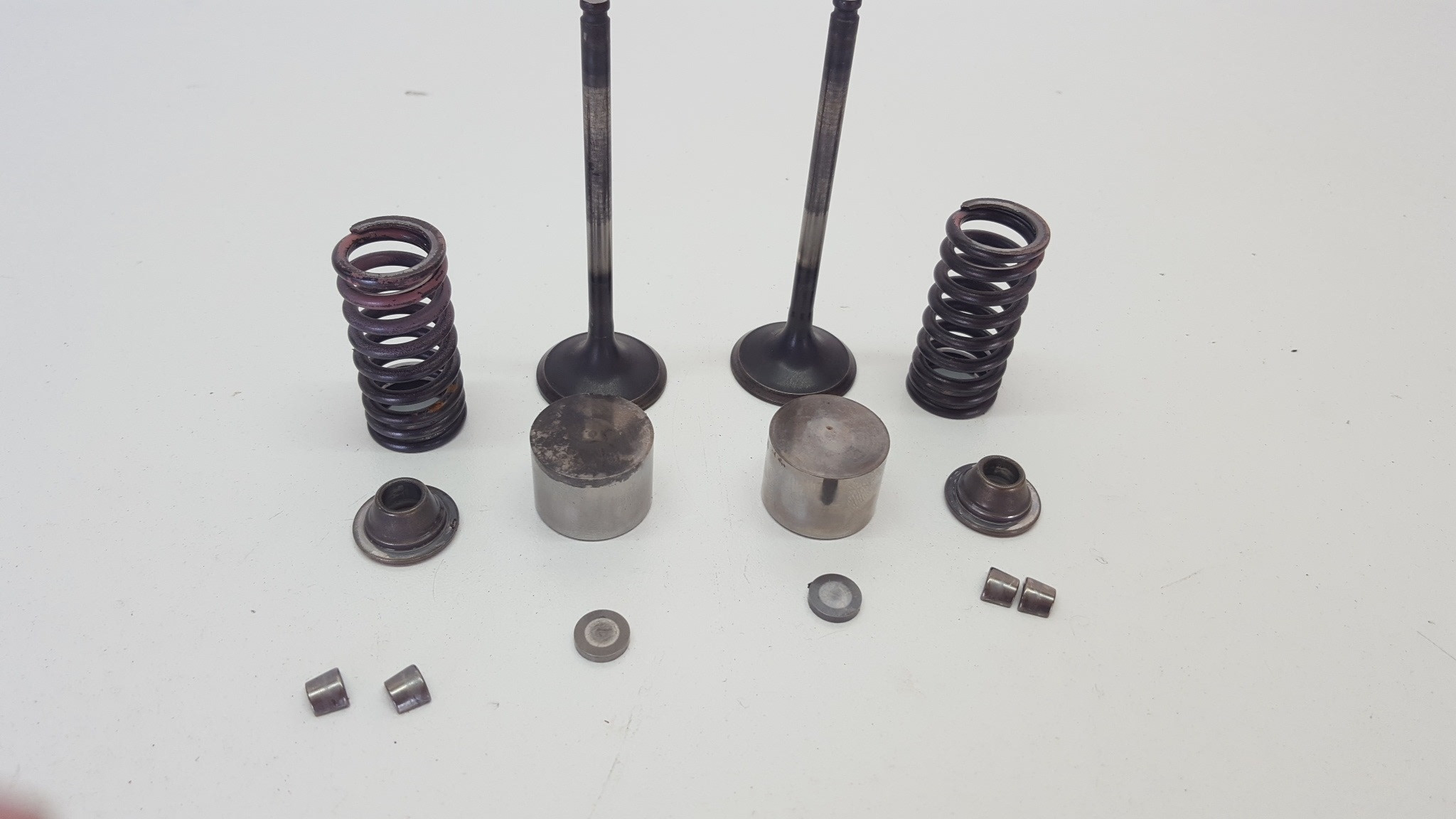 Inlet Valve Springs + Buckets + Shims + Retainers + Collets + Valves Yamaha WR400F 2000 WR YZ 400 426 00