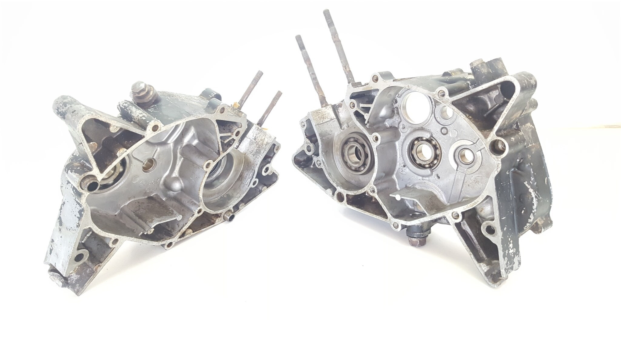 Pair of Engine Cases Yamaha YZ80D 1TO YZ 80 1977 No stopper Cam