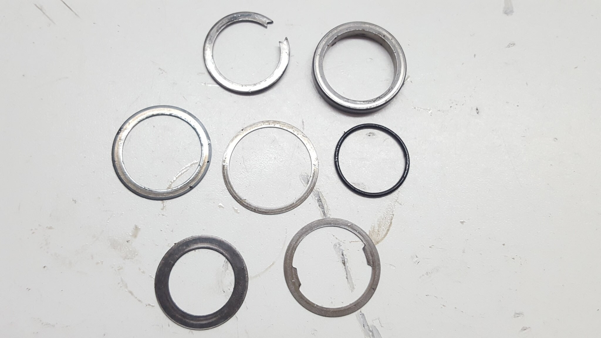 Shims & Clip from Output Shaft Kawasaki KLX650R KLX 650 93-01