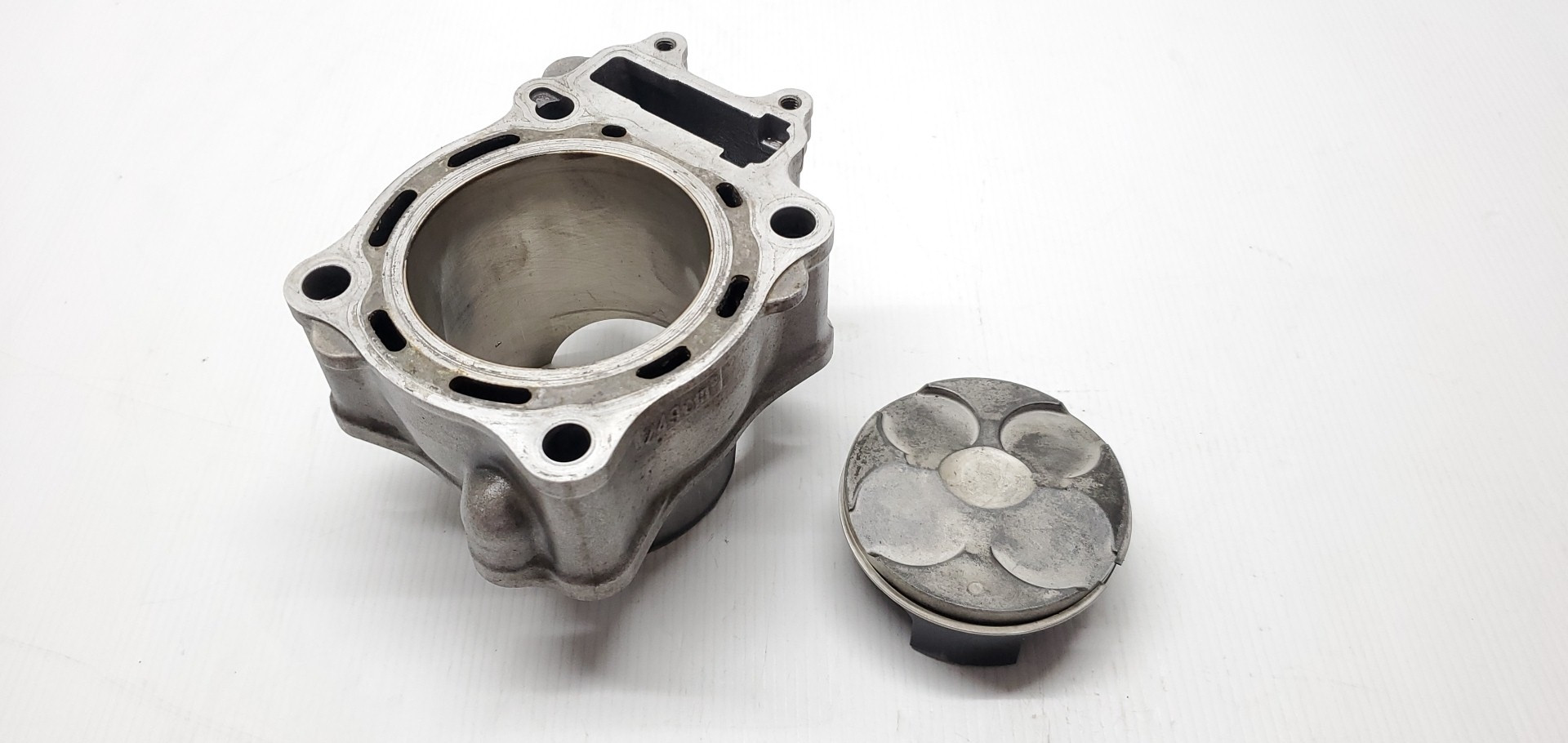 Damaged Cylinder With Piston Honda CRF250R 2011 CRF 250 R #785