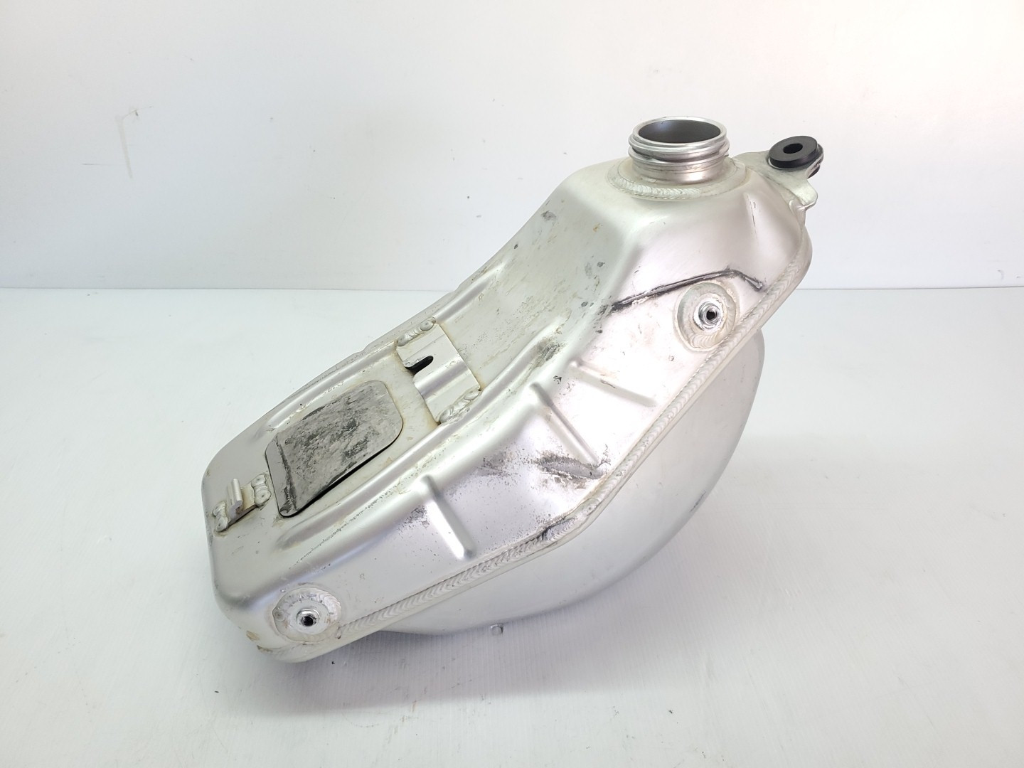 Minor Damaged Fuel Tank RMZ250 2011 Suzuki 10-18 RMZ RM-Z 250 #814