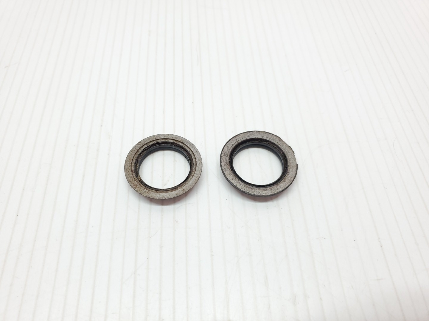 New Kawasaki KLX KDX KX 650 500 Pair of Oil Seals 92049-1254 NOS