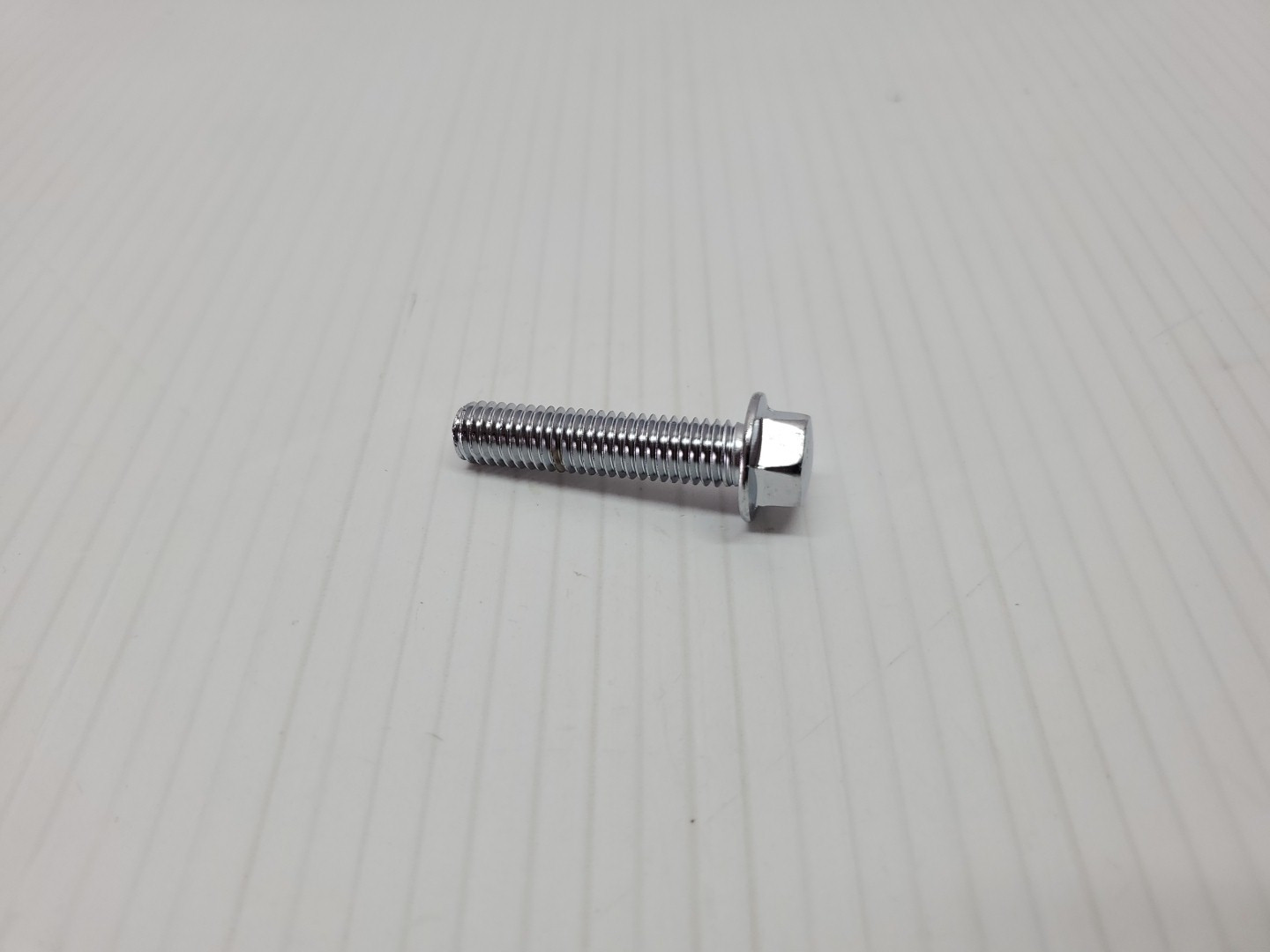 New Kawasaki Vulcan Police KD 80 KH 125 Small 8x35 Flanged Bolt 132E0835 NOS