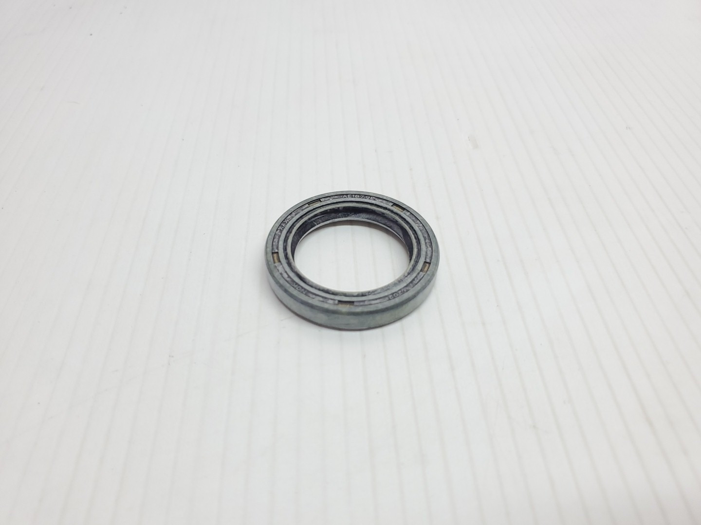 New Kawasaki KX 125 ZX 750 KXF 250 Oil Seal 92049-1154 NOS