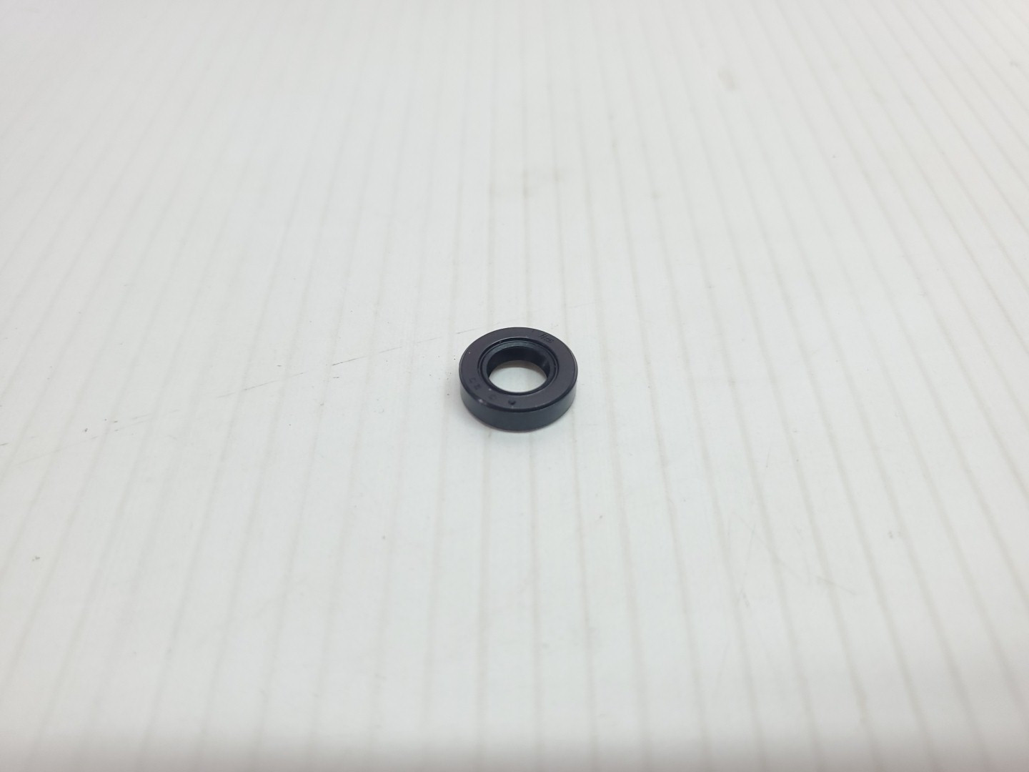 New Kawasaki KX 125 250 500 KDX 200 220R Oil Seal 92049-1207 NOS