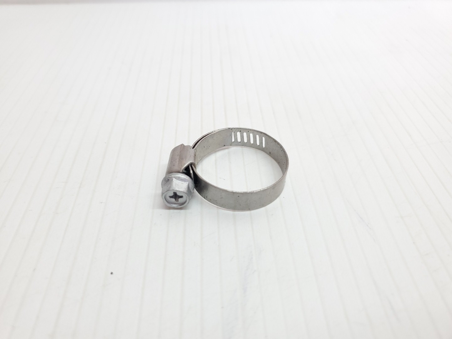 New Kawasaki KDX 200 220 250 KLX 250 300 KX 60 80 100 Cooling Hose Clamp 92037-1589 NOS