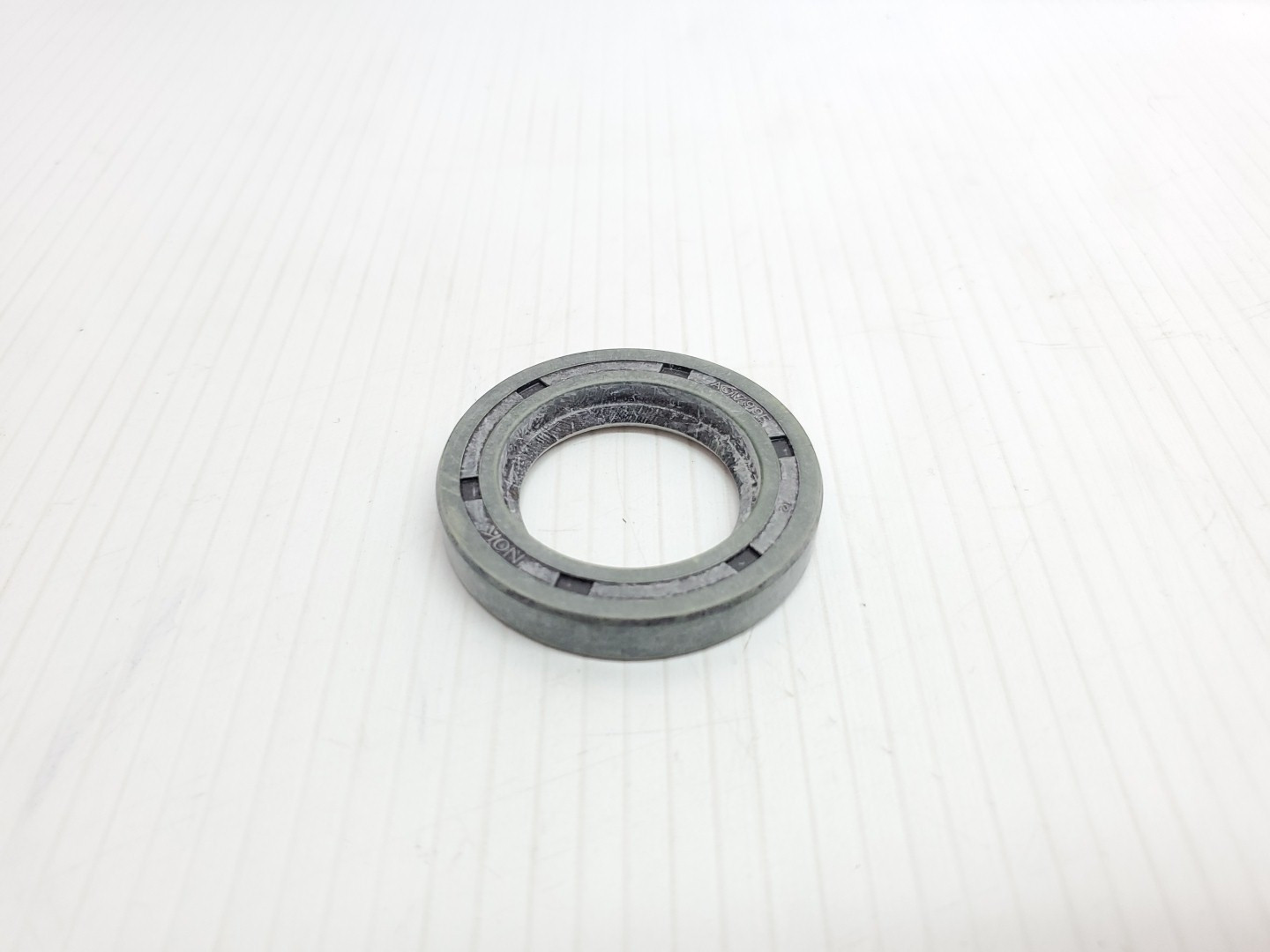 New Kawasaki JS 300 440 550 Oil Seal 92050-501 NOS