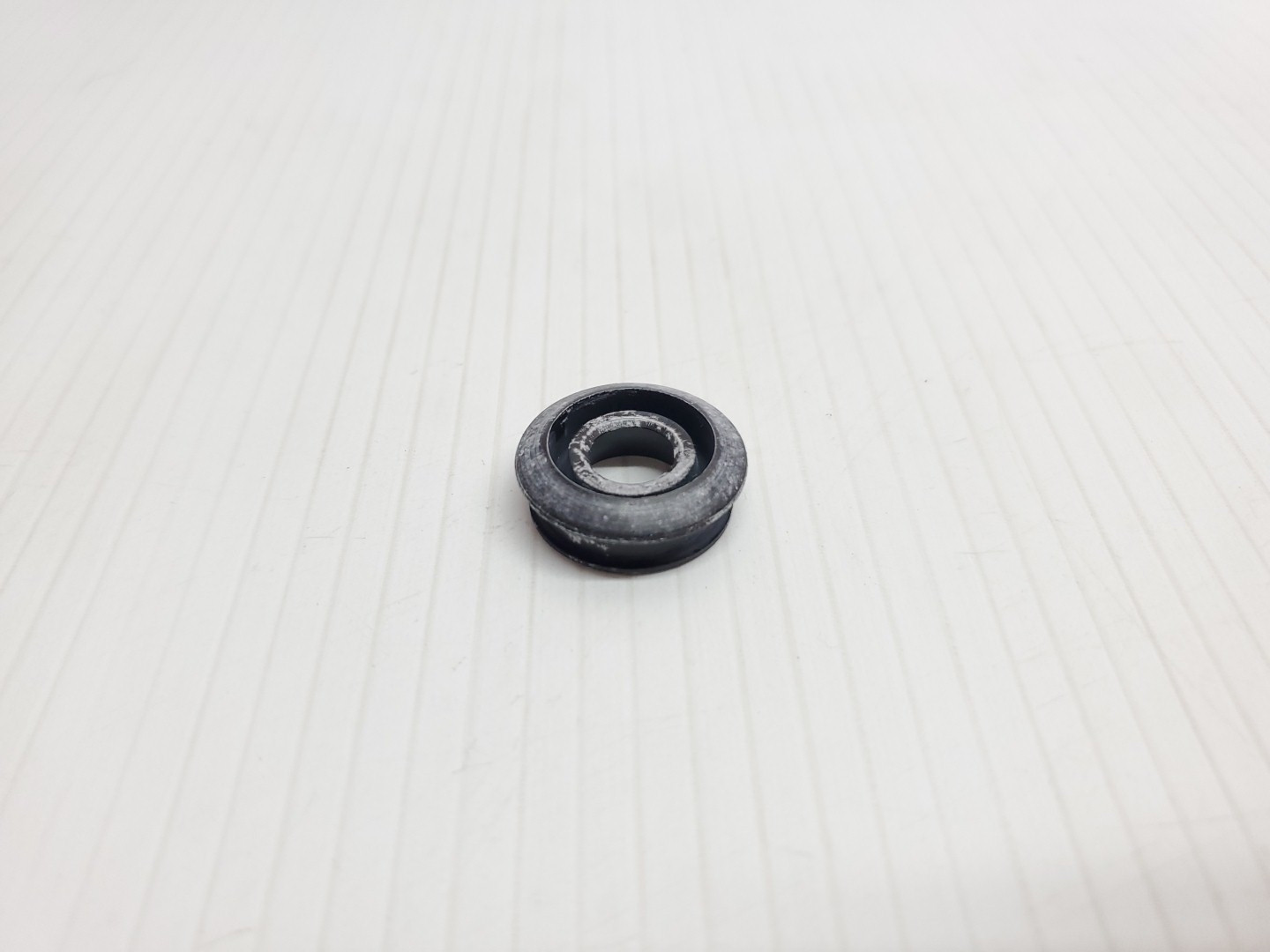 New Kawasaki KZ1000 KZ650 Carburetor Grommet 92071-104 NOS