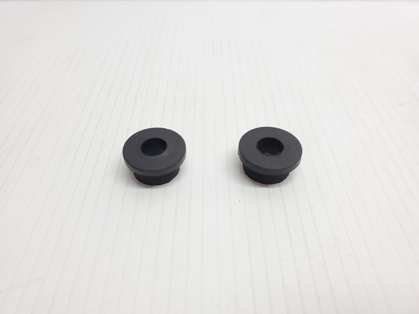 New Kawasaki Voyager ZG 1000 1200 ZX 1100 Pair of Fender Rubber Male Dampers 92075-174 NOS