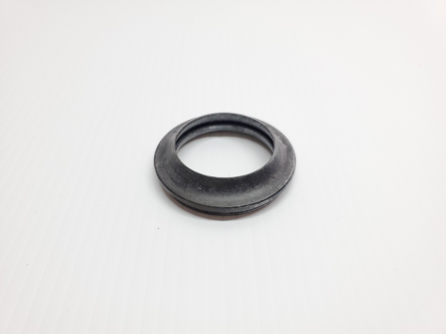 New Kawasaki Vulcan Z900 RS SE ABS Ninja 650 Fork Outer Tube Seal 92093-1472 NOS