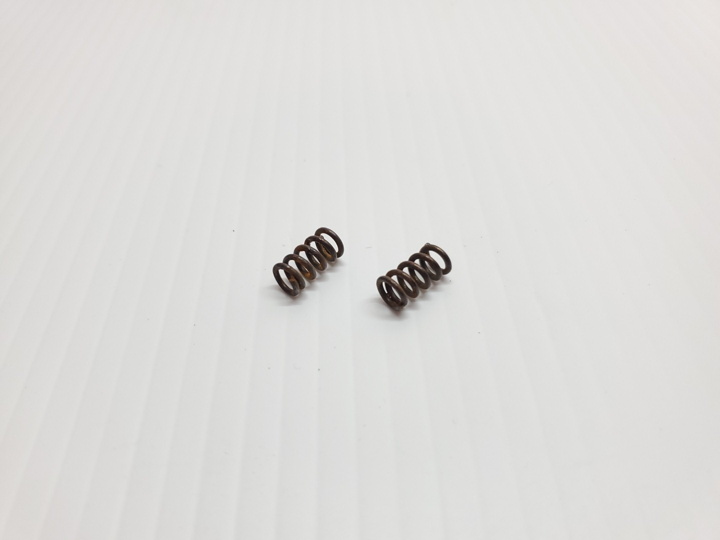 New Kawasaki KX 80 125 250 500 KDX 200 KLR 250 Pair of Kick Pedal Springs 92081-020 NOS