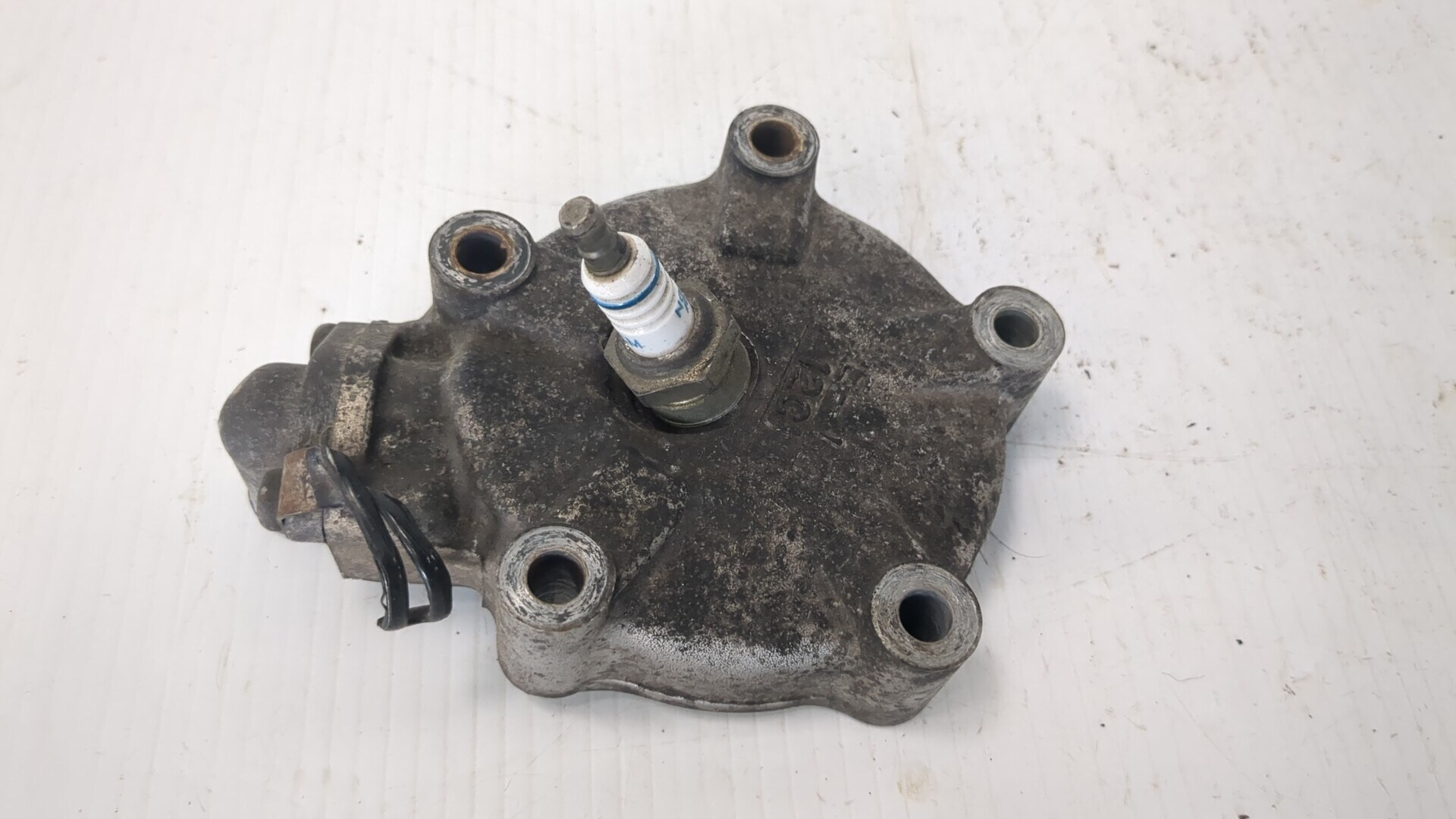 Cylinder Head w Water Outlet Suzuki RGV250 RGV 250 Aprrox 90-92