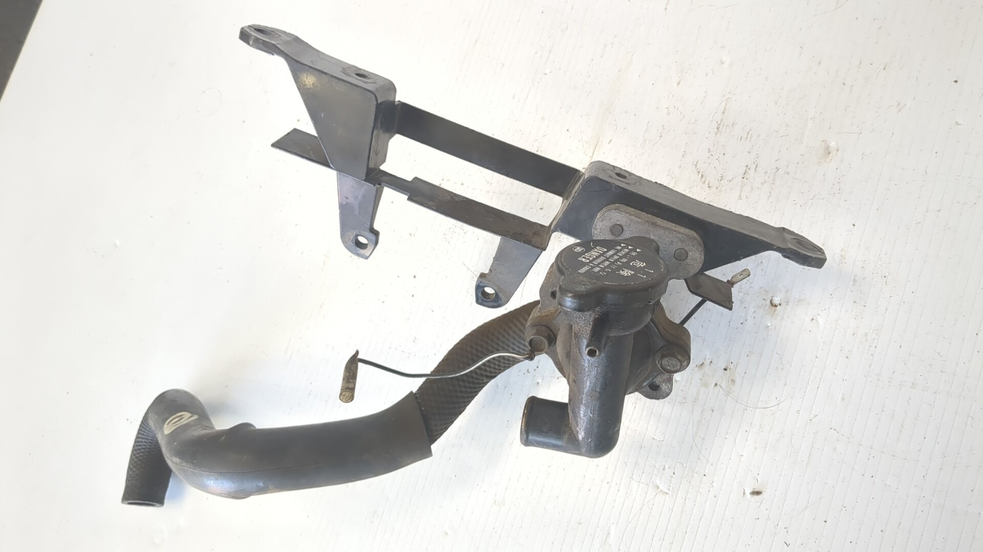 Thermostat Housing and Mount Suzuki RGV250 RGV 250 Aprrox 90-92