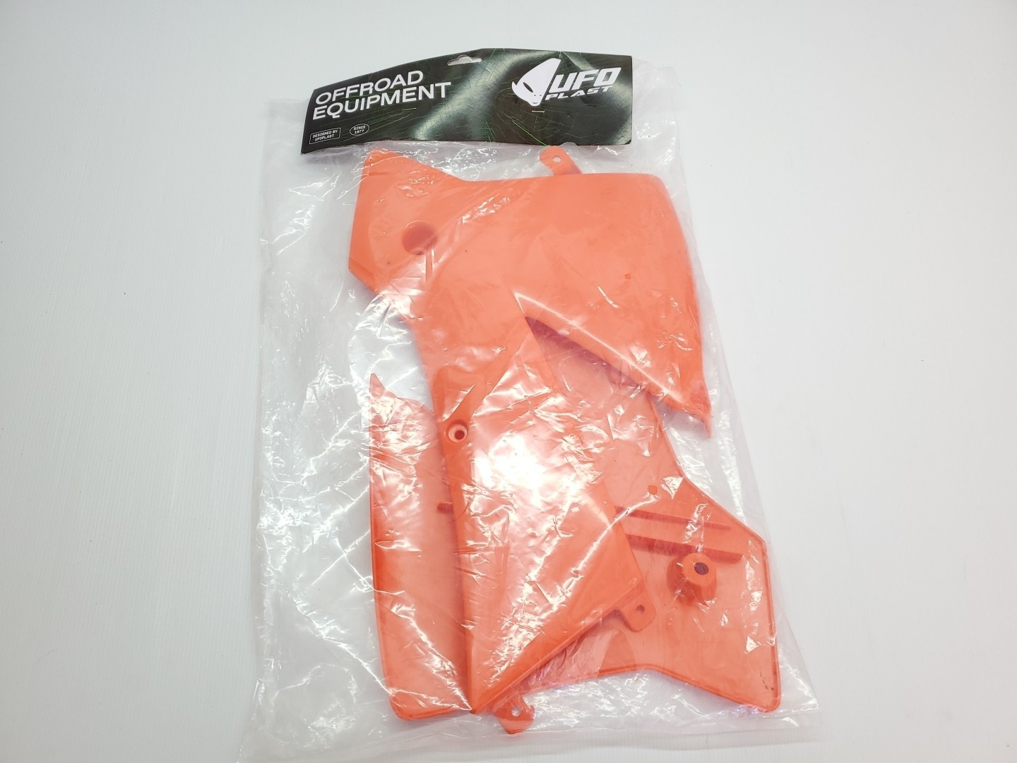 KTM 125 200 250 300 SX New UFO Radiator Srouds 1998-03 #ES 