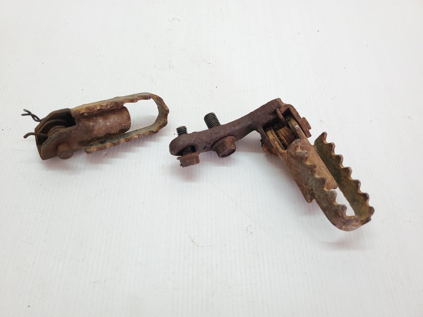 Suzuki DS80 2000 Foot Pegs DS 80 87-00 JR80 JR 80 01-06 #865