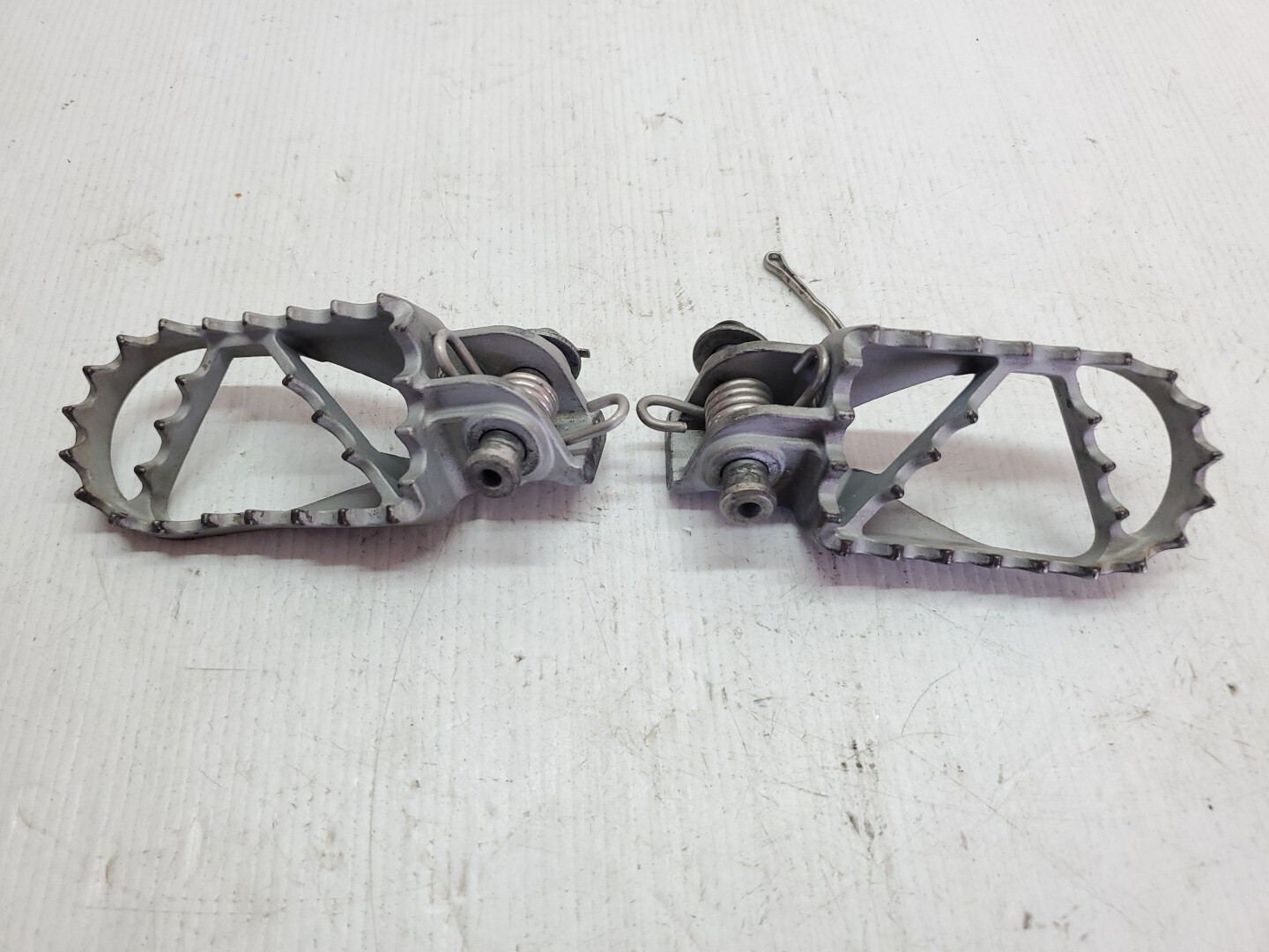 Husqvarna 701 Supermoto 2019 Foot Pegs Left & Right SM Enduro 16-24 #P76