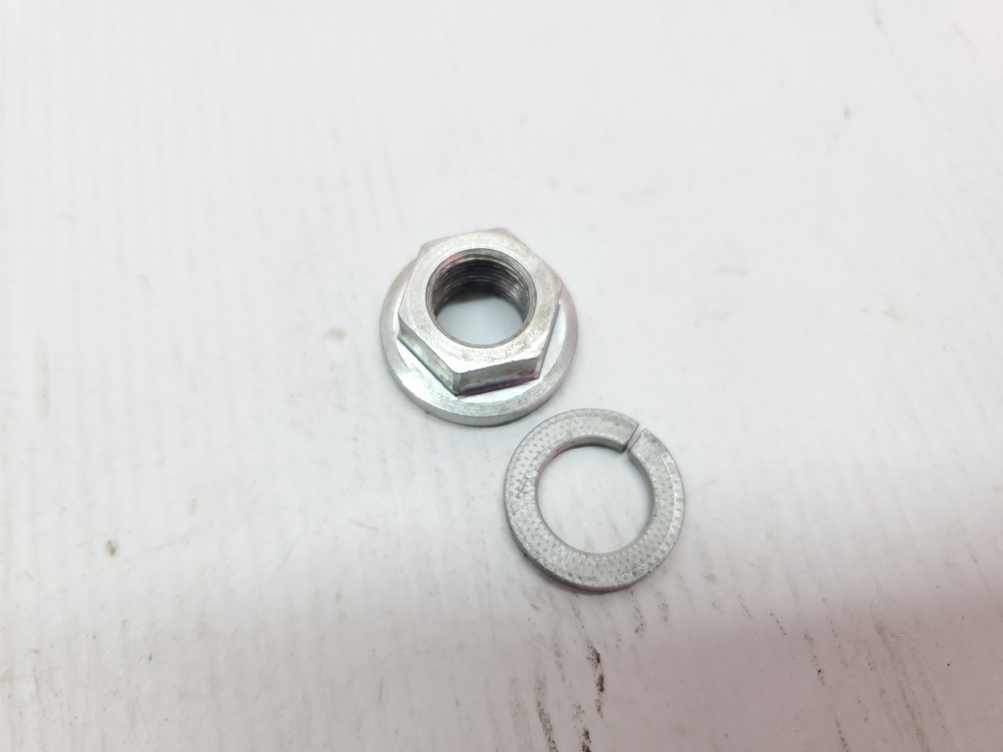 Husqvarna TE250i 2019 Flywheel Nut & Washer TE 250 300 18-22 + Other Models #883 KTM