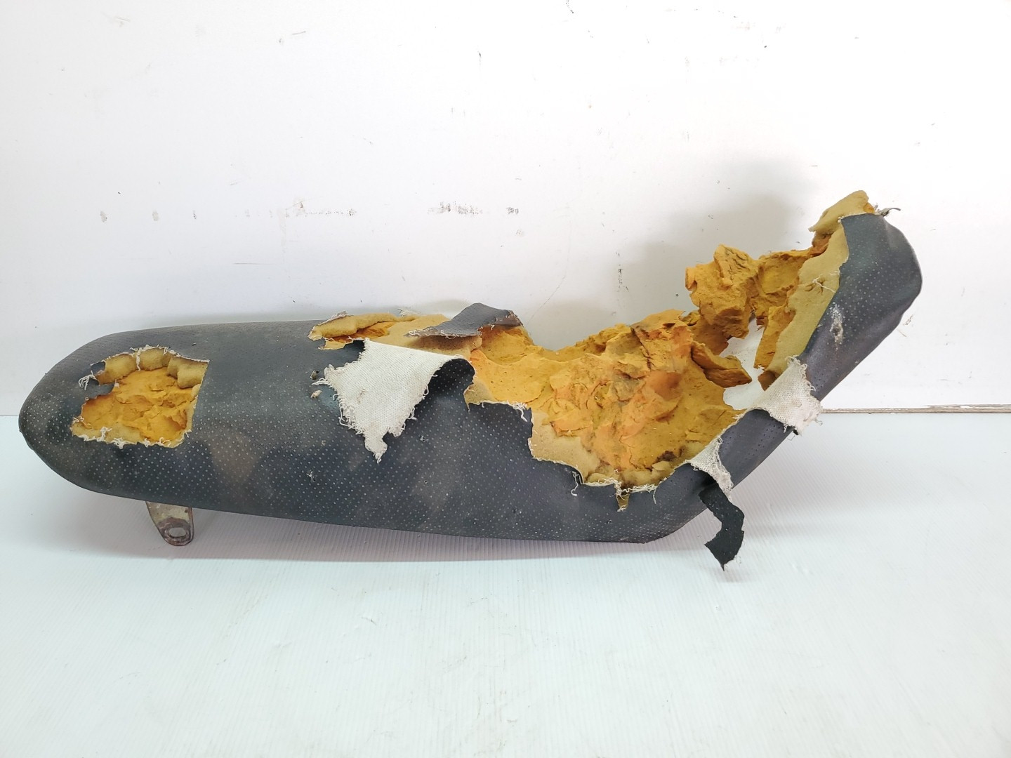 Kawasaki KX80 1991 Seat Damaged, Good Base  KX 80 KX100 #ES