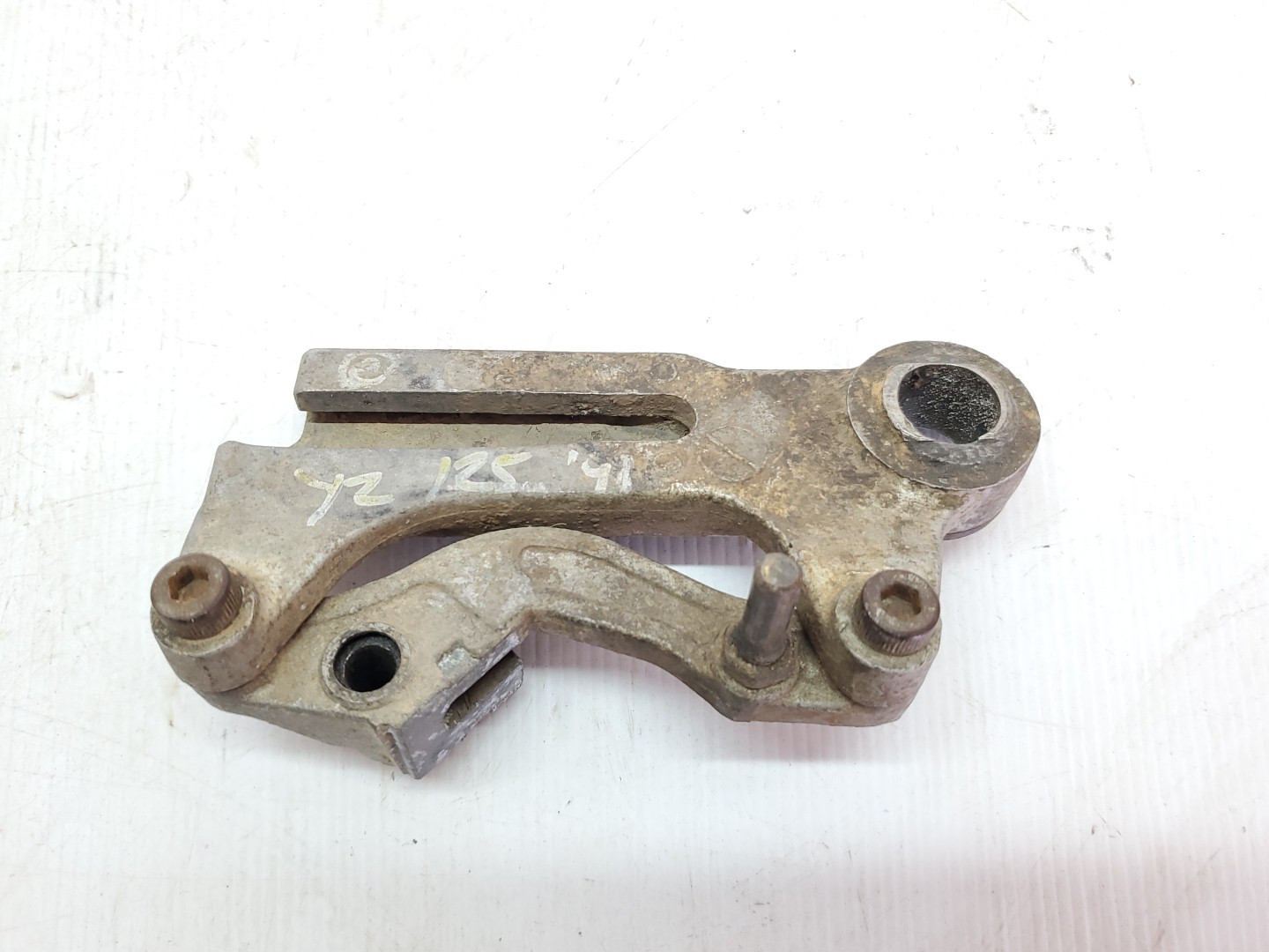 NLA Yamaha YZ125 1991 Rear Caliper Support Bracket  YZ 125 250 TT600 1995 #ES