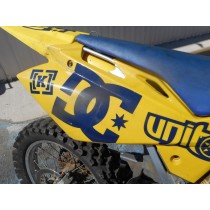 06 HUSQVARNA TE450 Right Sidecover Plastic Side Cover TE 450 2006 '06