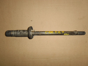 Front Axle spindle shaft to suit Suzuki RM125 RM 125