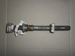 Rear Axle spindle shaft, Blocks & 1 Spacer to suit Husqvarna WR360 WR 360 2002
