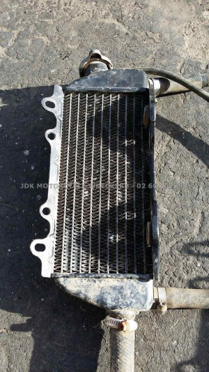 Right Radiator Cooler off a Kawasaki KX250 KX 250 125 1995