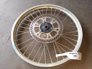 Front Wheel Hub Spokes Rim Off A Husqvarna TE610 TE 610 410 1998 98