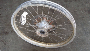 Front Wheel Hub Spokes Rim off a Suzuki DR250 DR 250 350 1995 95